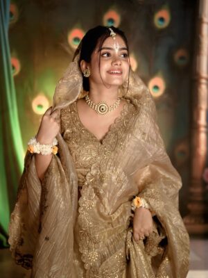 Ayantika Instagram - Happy Janmashtami🥰❤️
Outfit - @antiquefashion.net_
#ayantika #janmashtami #radha #krishna #krishnajanmashtami #trending #instagood