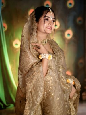 Ayantika Instagram - Happy Janmashtami🥰❤️
Outfit - @antiquefashion.net_
#ayantika #janmashtami #radha #krishna #krishnajanmashtami #trending #instagood