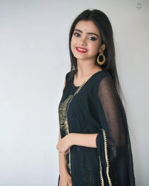 Ayantika Instagram - Eid Mubarak🌙❤️
Outfit - @essentials_cart_
Edit - @parinda_pawan
#ayantika #ayantikasquad #explore #exploremore #instagood #picoftheday #instadaily #eidmubarak #eid2022 #eidoutfit #eid