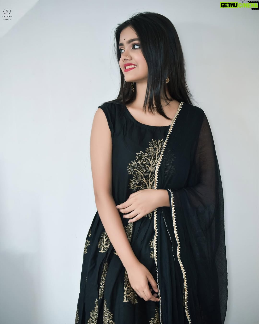Ayantika - 82.1K Likes - Eid Mubarak🌙❤️ 

Outfit - @essentials_cart_ 
Edit - @parinda_pawan 

#ayantika #ayantikasquad #explore #exploremore #instagood #picoftheday #instadaily #eidmubarak #eid2022 #eidoutfit #eid