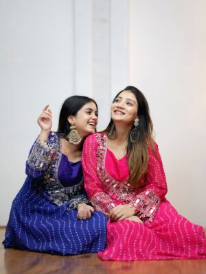 Ayantika Instagram - 🩷💙
Outfit from - @haryana.fashion_hub1
#ayantika #vkfam #khushipunjaban #ayantikasquad #twinning #instapost