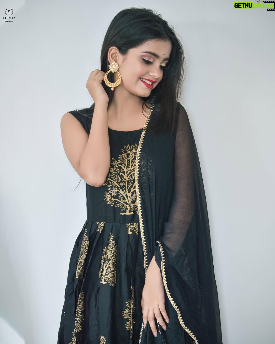 Ayantika - 82.1K Likes - Eid Mubarak🌙❤️ 

Outfit - @essentials_cart_ 
Edit - @parinda_pawan 

#ayantika #ayantikasquad #explore #exploremore #instagood #picoftheday #instadaily #eidmubarak #eid2022 #eidoutfit #eid