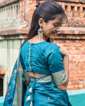 Ayantika Instagram - Wear it to flaunt it🥹✨
#ayantikasquad #ayantika #instagood #traditional #saree #picoftheday