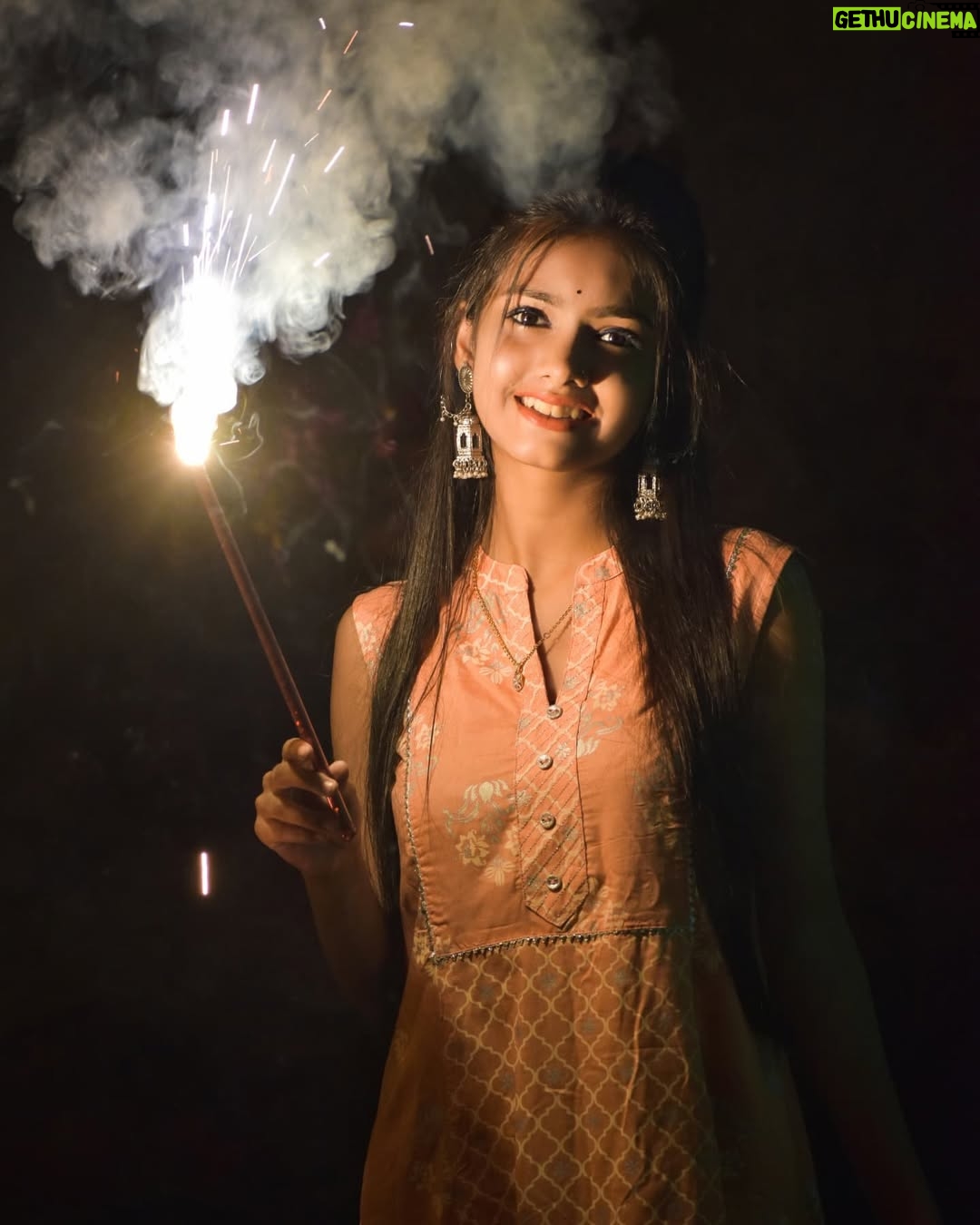 Ayantika - 103.9K Likes - Happy Diwali 🪔❤️