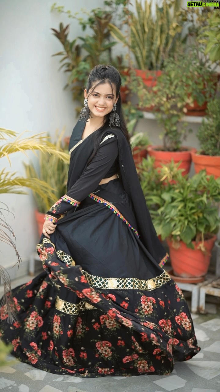 Ayantika - 166.1K Likes - Navratri Vibes✨❤️
Outfit - @loveshopping0513 
#ayantika #ayantikasquad #navratri #reelitfeelit #transition