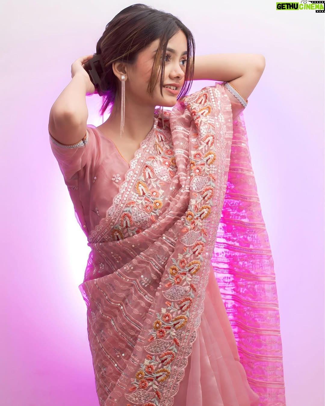 Ayantika - 87.1K Likes - 🩷✨