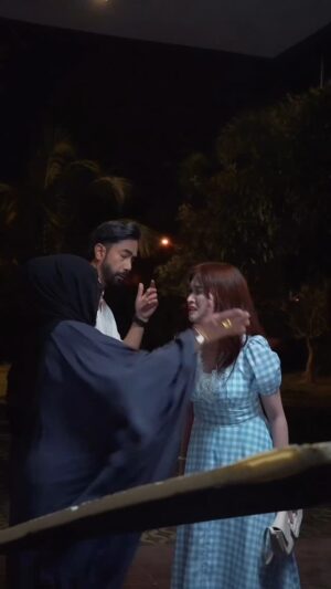 Ayda Jebat Instagram - Trending! Suka tengok FARAH kena lempang? Bukan darah daging!
Bila kau benci on screen, tapi sayang sangat off screen be like..🥹
Kira berapa banyak take Farah kena tampar dengan TokMa? Haha! Dia yang lempang, dia yang nangis. Ah! Mak so sweet.. jiwa sebenar dia sangat lembut. Love you Mak! Tok Ma! Lain universe, ni mak mertua saya dalam Pinjamkan Hatiku. Love you always.. 🥹
#MandulBukanPilihan