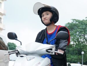 Ayda Jebat Instagram - Tak sangka pernah jadi abang abang dulu. Hahaha! Masa ni ramai giler perempuan DM. Apakah. 😅 budak yang kecik dalam gambar tu, dah besar! Tengok gambar last! Sama tinggi dah. Drama pkp korang kan? 🫶🥲 #BukanGadisBiasa