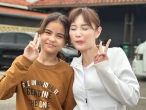 Ayda Jebat Instagram - Tak sangka pernah jadi abang abang dulu. Hahaha! Masa ni ramai giler perempuan DM. Apakah. 😅 budak yang kecik dalam gambar tu, dah besar! Tengok gambar last! Sama tinggi dah. Drama pkp korang kan? 🫶🥲 #BukanGadisBiasa
