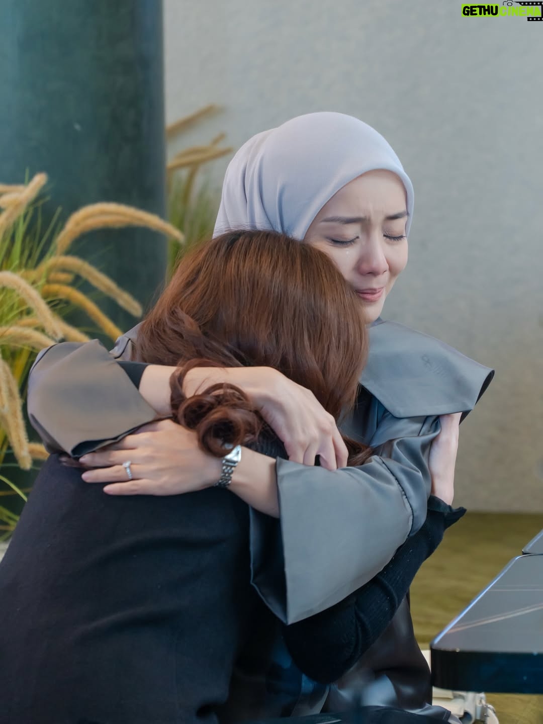 Ayda Jebat - 15.7K Likes - The saddest thing about betrayal is that it never comes from your enemies. 💔

Note: Surrogacy is haram (forbidden in Islam).
Episode 16, #MandulBukanPilihan