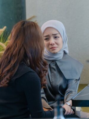 Ayda Jebat Instagram - The saddest thing about betrayal is that it never comes from your enemies. 💔
Note: Surrogacy is haram (forbidden in Islam).
Episode 16, #MandulBukanPilihan