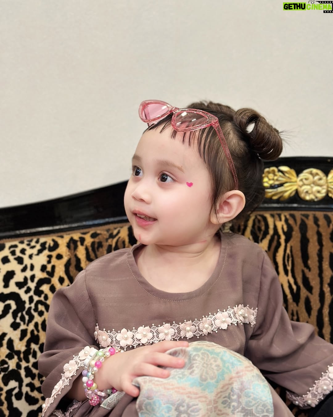 Ayda Jebat - 24.6K Likes - Itu dia… the struggle is real gais. 

Swipe swipe gambar. Siapa nak anak 2 fikir dulu ok. Hahahahahaha! Gurau je. Well! Nah! Gambar raya yang kelam kabut. Dedek.. oo dedek.. geram eh! Gambar last tu @ananaylaofficial amikkan. Thanks Nayla ada la gambar Mamaa & Dadaa raya. Hahaha! 

First time dukung Nayla since keluar hospital sebab slipdisc haritu. Rindu.. Jangan tanya kenapa tak angkat dedek instead of Nayla ok. Bye. Hahahaha! 

Selamat Hari Raya, 0-0. 🤍