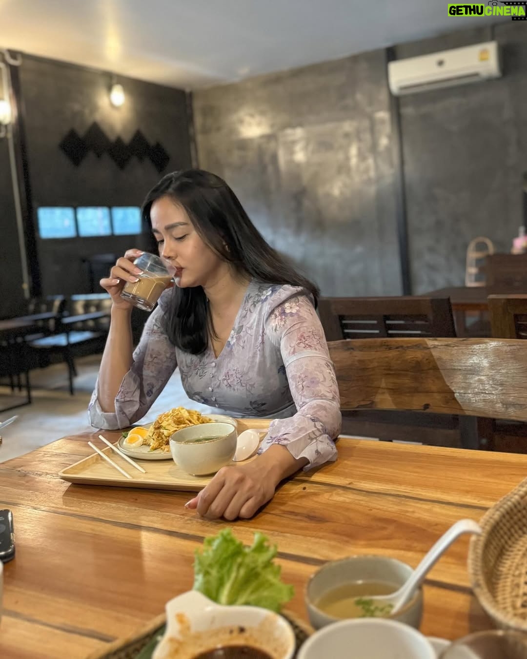 Aye Wutyi Thaung - 2.4K Likes - In love with food #cravingsatisfied #myanmarfood #ootd