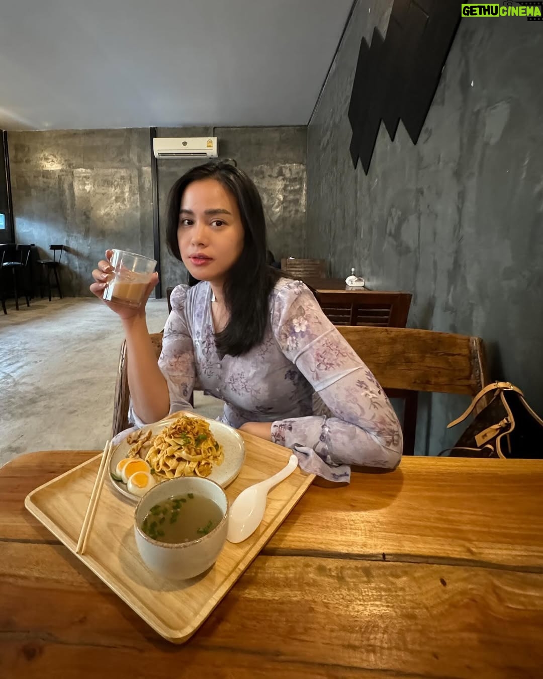 Aye Wutyi Thaung - 2.4K Likes - In love with food #cravingsatisfied #myanmarfood #ootd