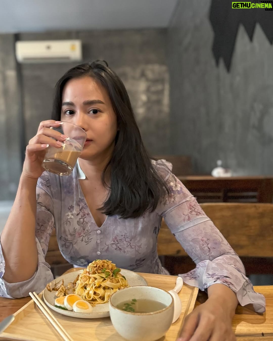 Aye Wutyi Thaung - 2.4K Likes - In love with food #cravingsatisfied #myanmarfood #ootd