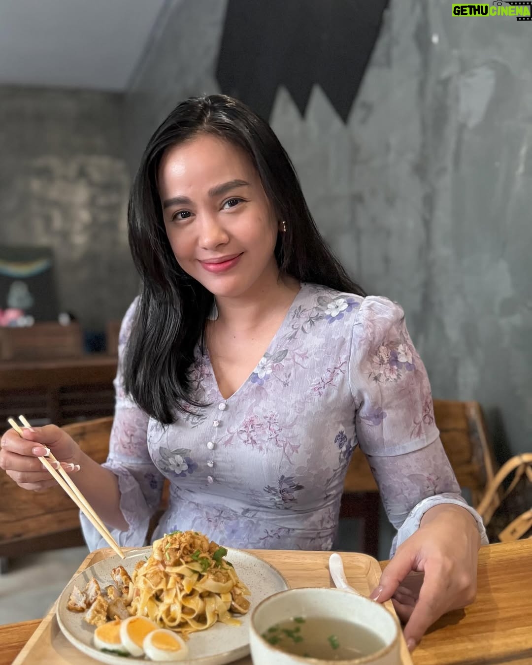 Aye Wutyi Thaung - 2.4K Likes - In love with food #cravingsatisfied #myanmarfood #ootd