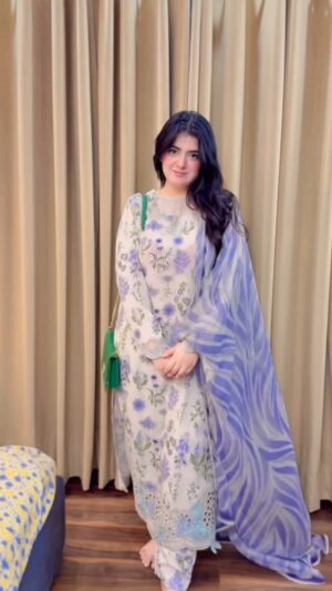 Ayesha Pervez Instagram - Zalima😍
