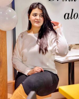 Ayesha Pervez Instagram - I was born to shine šŖ©āØ