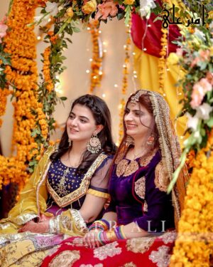 Ayesha Pervez Instagram - Tere ishq mai khud hi se rootha mai š„š§æ
.
.
.
.
.
.
.
.
.
.
@amna_ajmal.official
@ameeraliproduction
@amnaajmal_salon6
@iqrakundanjewellery