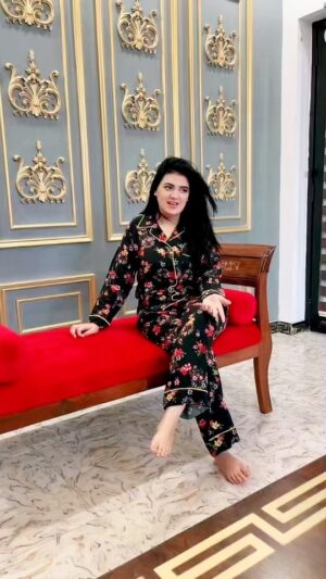 Ayesha Pervez Instagram - Not that smooth but tried ❤️😂

Pjs @siesta_jammies 
Dress @cinderella.pk 
Location @marinaeventcomplex