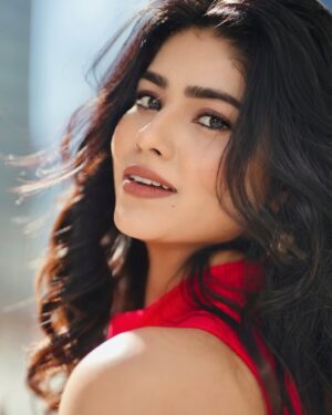 Ayra Bansal Instagram - I believe in myself.My first success! That is it! 
#ayrabansal #style #instalike #newpost #virałpost 
Style by @ayraaartii 
Photography @avmediaworld 
Wearing  @zara