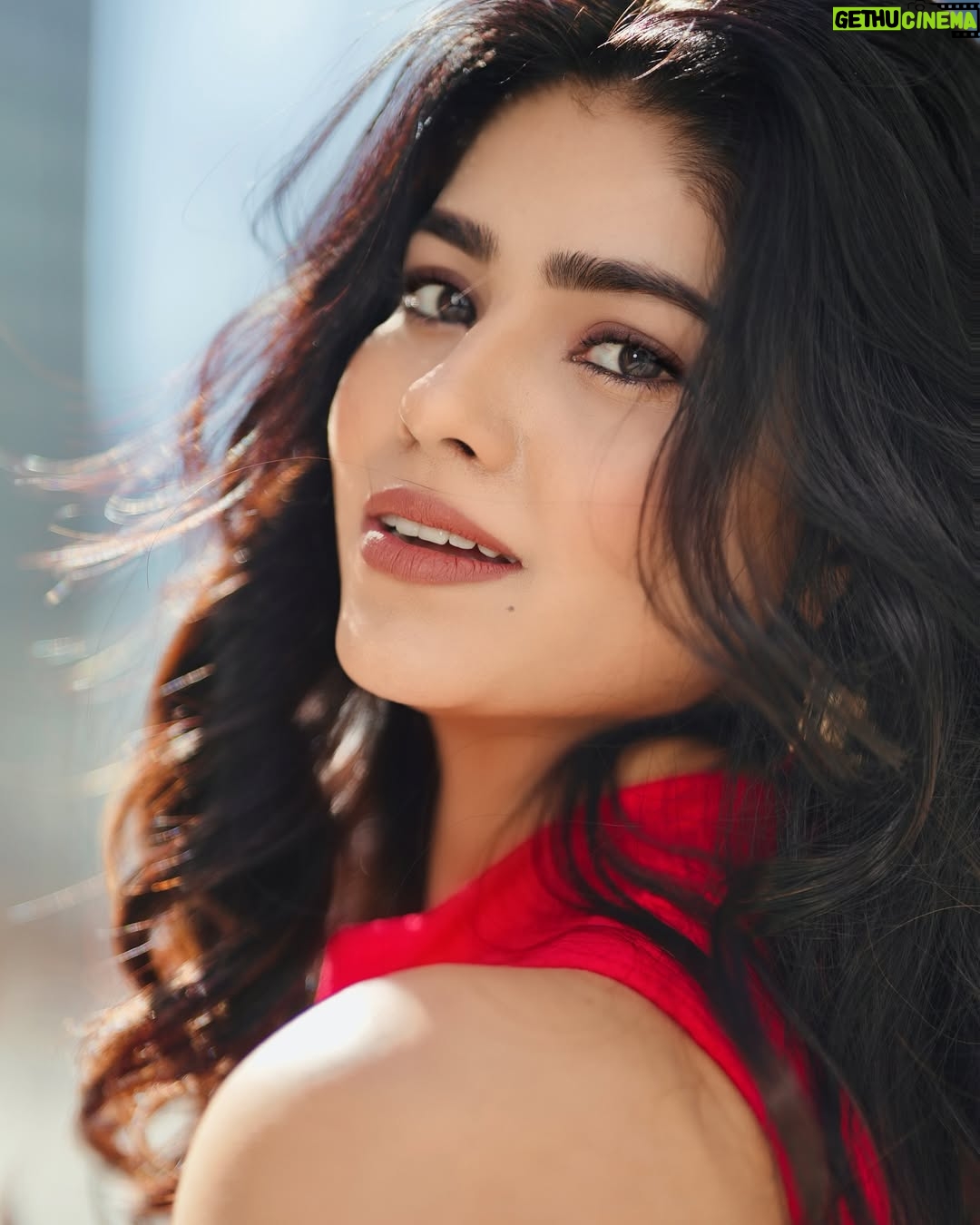 Ayra Bansal - 97.4K Likes - I believe in myself.My first success! That is it! 
#ayrabansal #style #instalike #newpost #virałpost 
Style by @ayraaartii 
Photography @avmediaworld 
Wearing  @zara