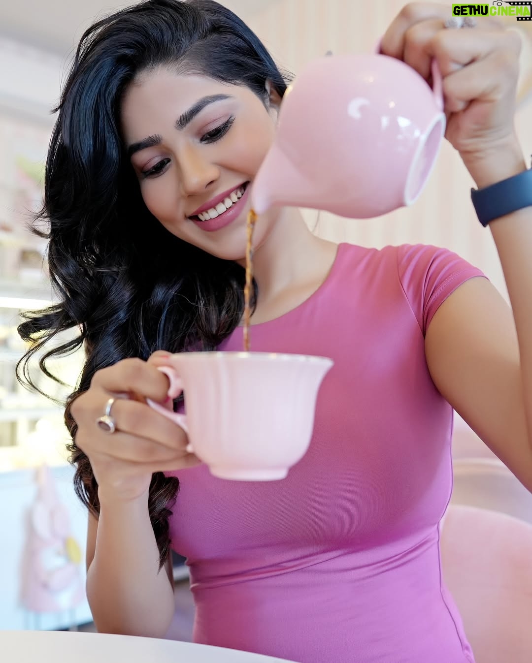 Ayra Bansal - 61.6K Likes - Some days start better than others… 
Photography @avmediaworld 
Wearing @ayraaartii 
Styled by @ayraaartii 
#ayrabansal #ayraaartii #ayraarmy #instagram #instalike #newpost #viralpost