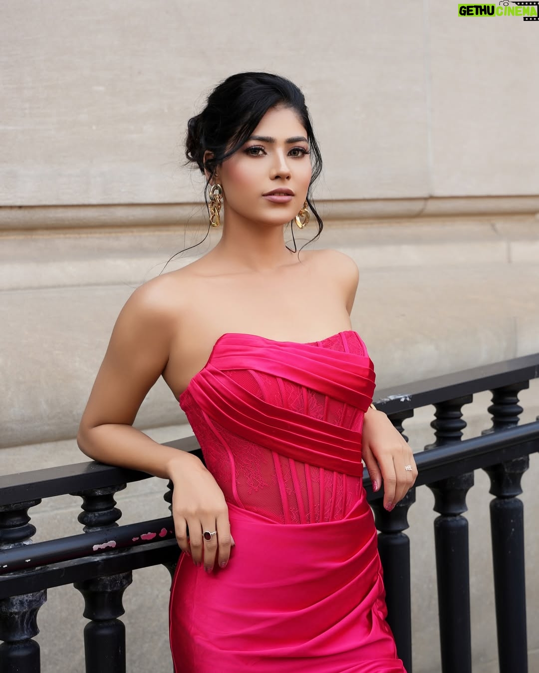 Ayra Bansal - 62.6K Likes - Aaye Haaye 😍🥰😘 

Photography- @elysiangraphy 
Makeup & hair artist- @amanpreetofficial___ 
Wearing- @ayraaartii 

#aayehaaye #newsong #ayrabansal #ayrastar #nehakakkar #norafatehi #indtagram #trendingnow