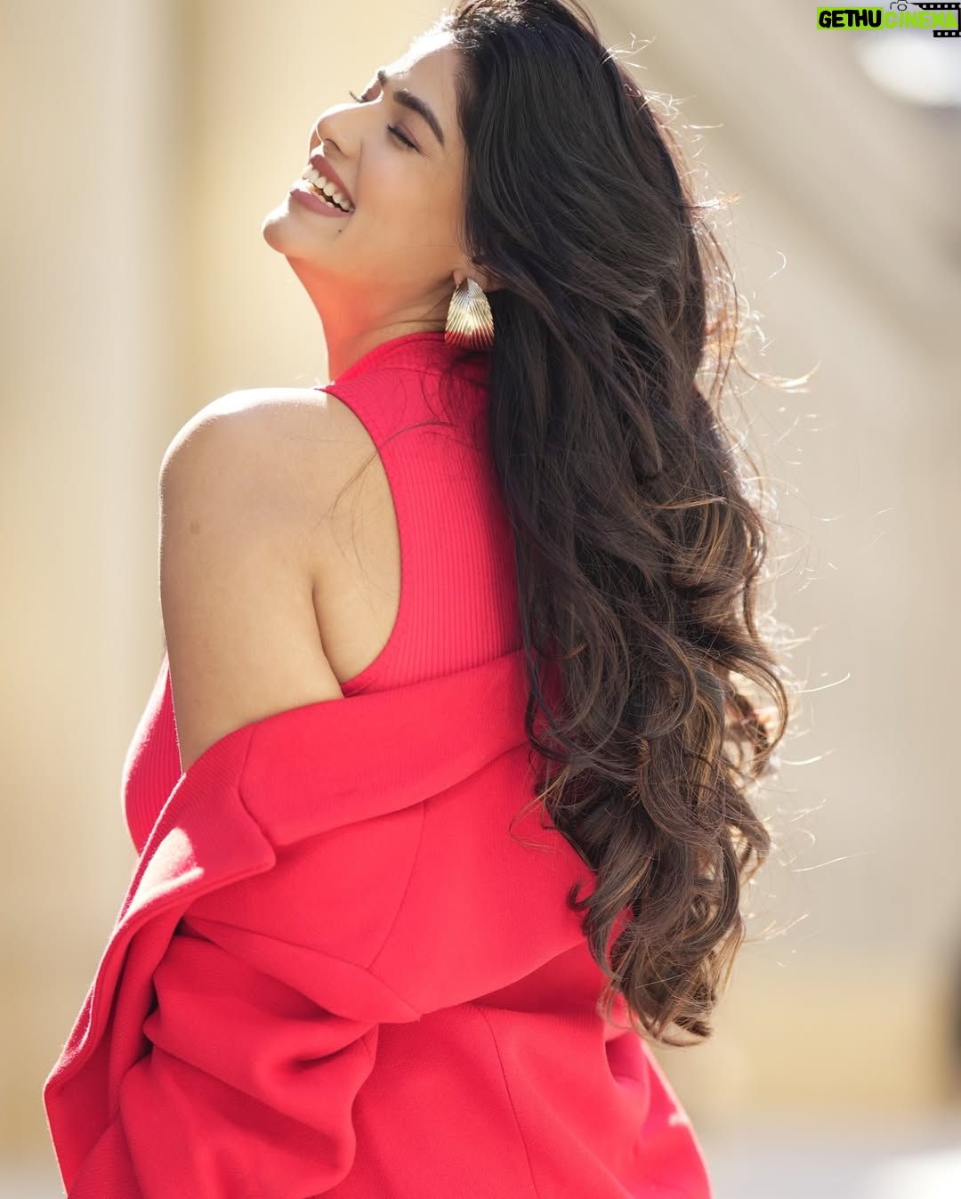 Ayra Bansal - 97.4K Likes - I believe in myself.My first success! That is it! 
#ayrabansal #style #instalike #newpost #virałpost 
Style by @ayraaartii 
Photography @avmediaworld 
Wearing  @zara