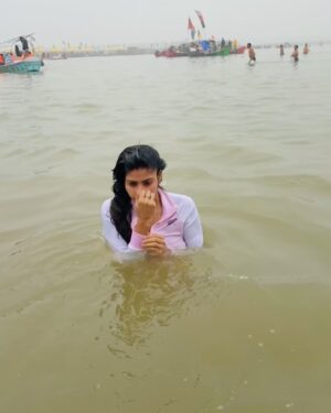 Ayra Bansal Instagram - A once-in-a-lifetime experience! Immersing myself in the spiritual splendor of Mahakumbh Mela in Prayagraj. The Maha Kumbh is a form of Poorna Kumbh which is held once in 144 years. Words fall short to describe the feeling of taking a holy dip at the Triveni Sangam during the Mahakumbh . Standing at the confluence of the Ganga, Yamuna, and Saraswati, I felt an indescribable sense of peace and gratitude, as if the sacred waters were washing away not just physical impurities but every worry and burden within.
This is more than a tradition; it’s a spiritual awakening, a moment where you connect with the divine and with yourself. I could feel the energy of countless devotees all united by faith and hope, which made the experience even more powerful.
I am so grateful to be a part of this incredible journey, surrounded by the beauty of our culture and spirituality. This snan has left me feeling rejuvenated, humbled, and more connected to my roots than ever before.
#MahakumbhJourney #TriveniSangam #HolySnan
#FaithAndDevotion #SacredWaters #SpiritualVibes
#JourneyToDivinity #SoulCleansing
#KumbhMela #Prayagraj #SpiritualAwakening#MahakumbhMela#GangesRiver#SpiritualJourney#KumbhMela #SpiritualGrowth#MahakumbhMela #Prayagraj #FestivalVibes #ayrabansal #newpost #prayagraj2025