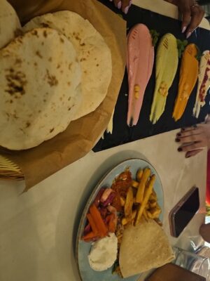 Ayra Sharma Instagram - About last nite 🍽 💙