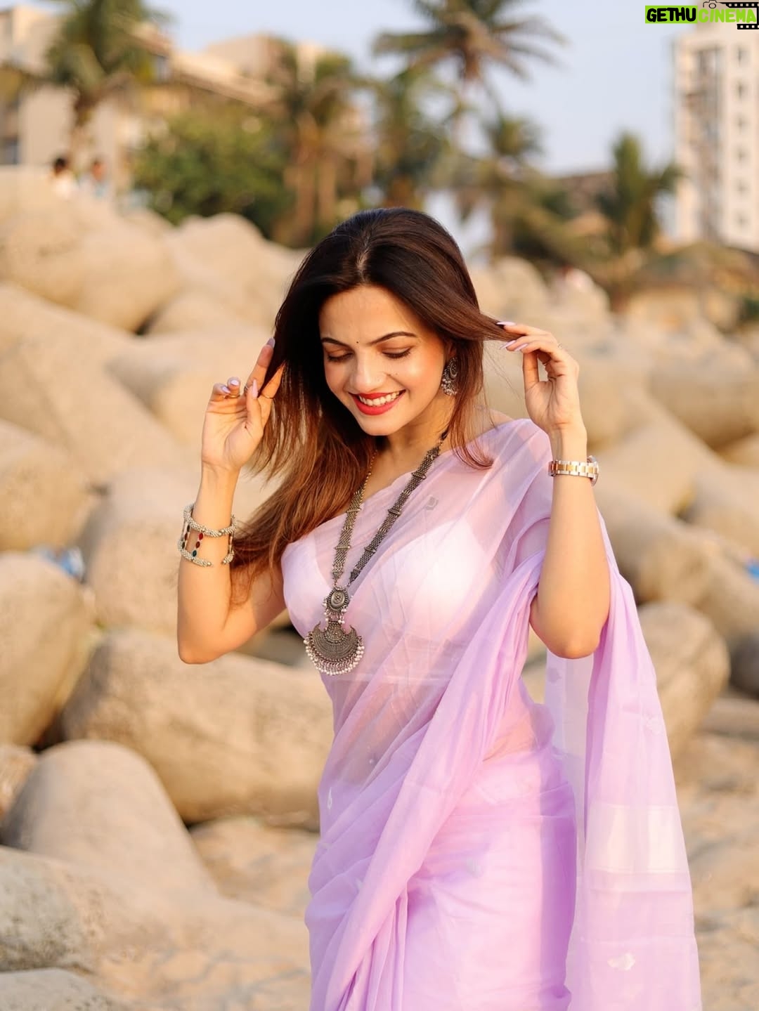 Ayra Sharma - 723 Likes - Bas itne kareeb raho..baat na bhi ho toh doori na lage 💞