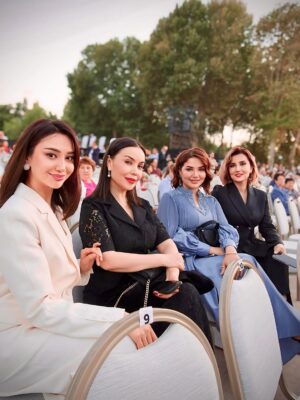 Aysanem Yusupova Instagram - #samarqand 😇