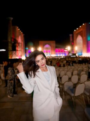 Aysanem Yusupova Instagram - #samarqand 😇