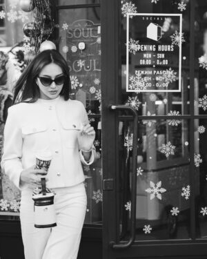 Aysanem Yusupova Instagram - Senga xayrli bolmagan inson seni hotirjam hayotingdan olib parcha parcha qiladi
Senga hayrli inson esa parcha parcha holatingdan topib hotirjam hayot bag’ishlaydi! Shunday emasmi siz nima deysiz?