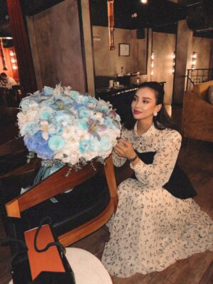 Aysanem Yusupova Instagram - Allohdan soraymanki: Meni xafa qilgan yoki xursand qilgan har bir insonga menga his qildirgan narsasidan ikki baravari nasib qilsin!