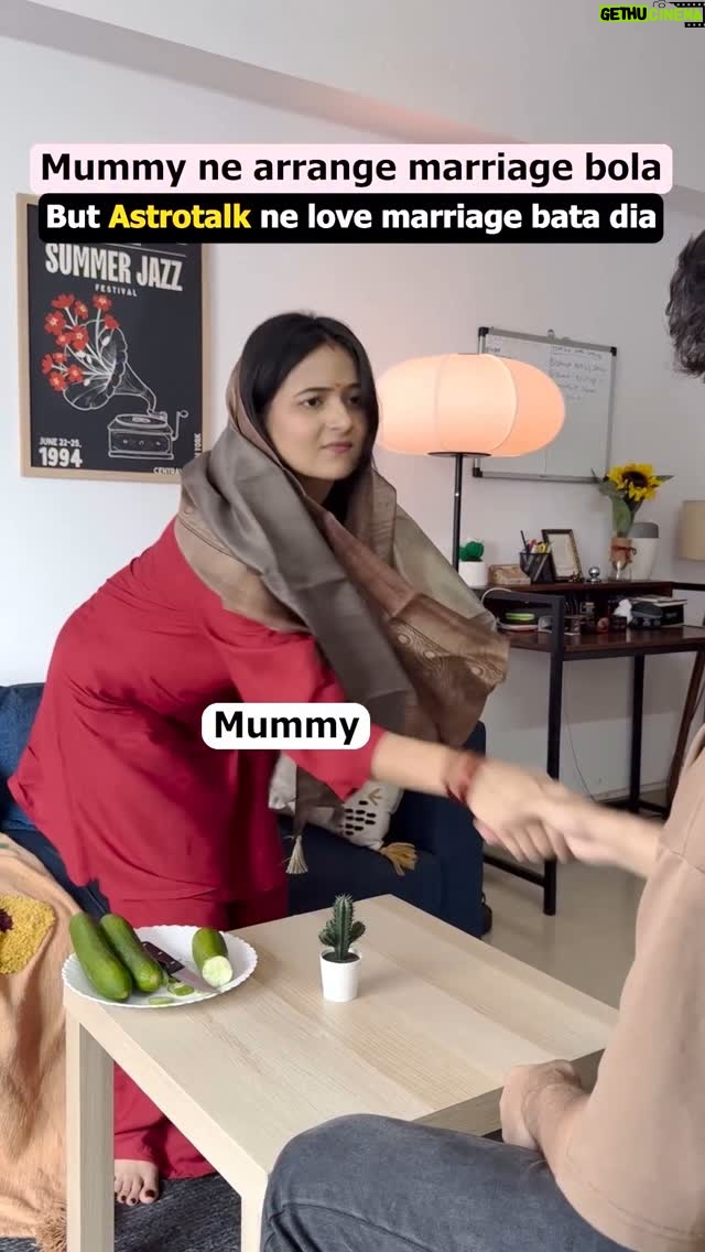 Ayushi Shukla - 49.9K Likes - Arranged by mummy, approved by Astrotalk 
.
@astrotalk 😂❤️
.
#lovemarriage❤️ #arrangemarriage #chess
