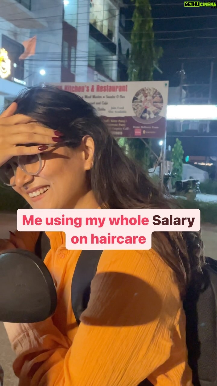 Ayushi Shukla - 0.9 Million Likes - Saar par baal utne hi jite pakistan k pass pese🥲