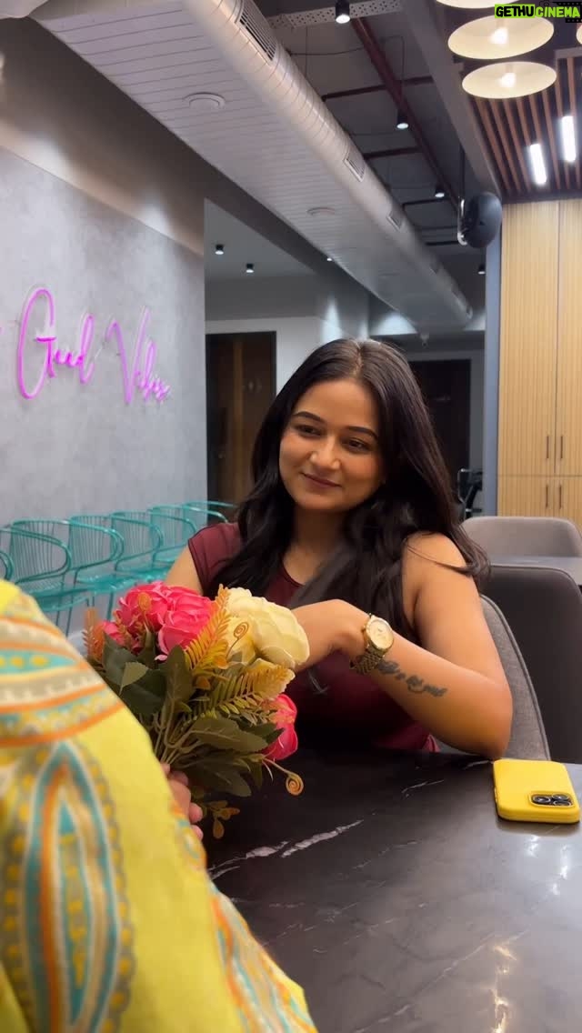 Ayushi Shukla - 85.5K Likes - Mar jaungi pr chorungi nhi 🤭
