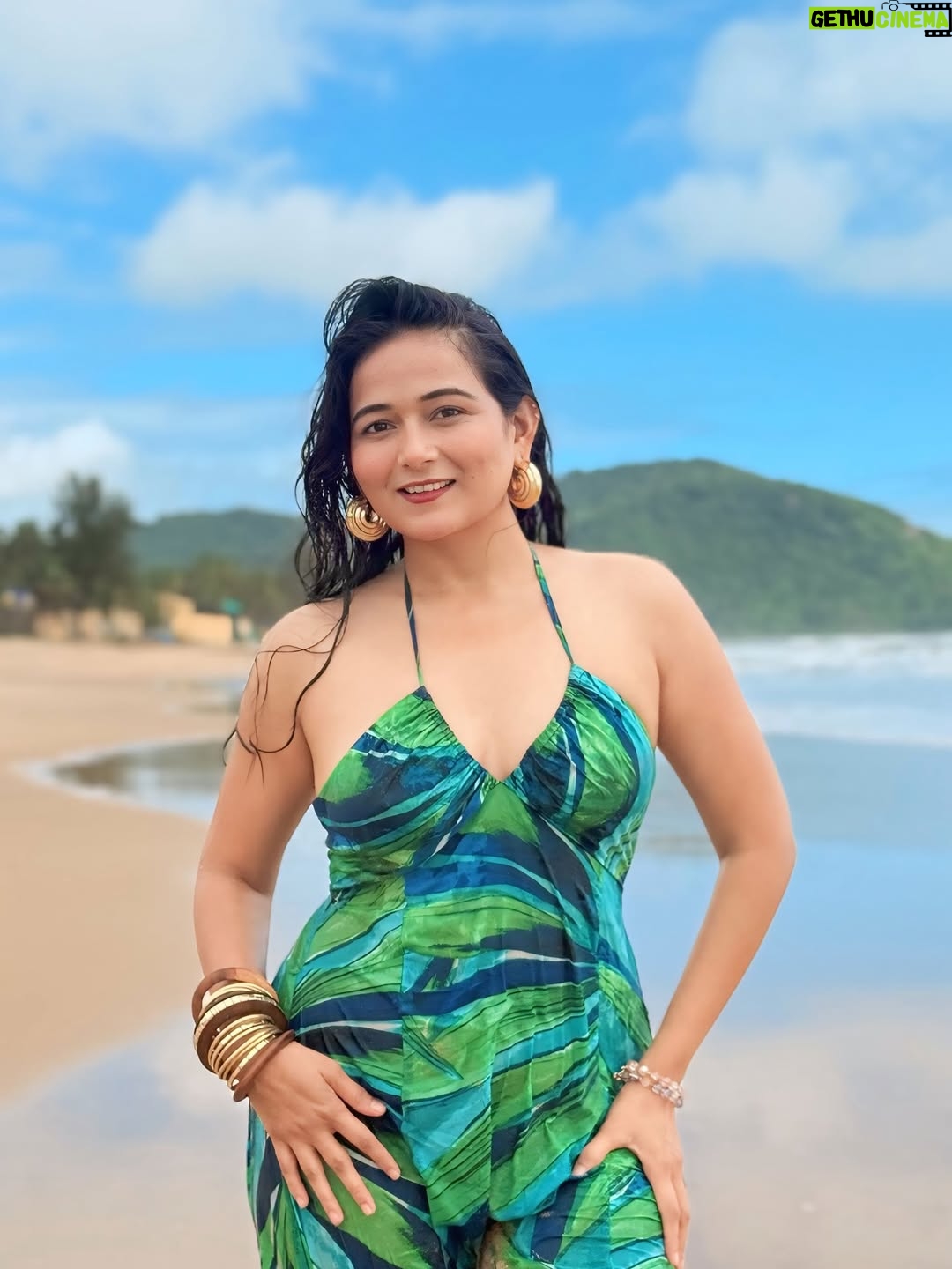 Ayushi Shukla - 45.5K Likes - Goa is vibe 🫶