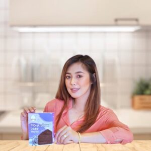 Azar Azmi Instagram - Nak masak apa harini ya?
@snowybakeree
@snowybyazarazmi
@pristineimprint
#kautungguakudatang
#donthatespreadlove