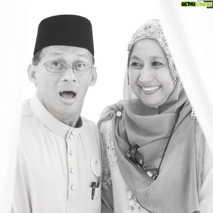 Azar Azmi - 13.4K Likes - I miss you so much
Kita akan jumpa at the other side,
and will never let you go again,
I’ll hold your hands every second of mine,
The thing that can make me happy. Has gone.

As long as I breathe,
I’ll never ever stop to spread 
my smile, my vibe, my energy, my positivity,
To everyone, even though only me knows,
Saya budak bodoh, xpandai mana pun.
Tolong beri tunjuk ajar…

Alfatihah 
Azmi bin Merry
Arbaayah bt Aminah

@snowybakeree 
@snowybyazarazmi 
@pristineimprint 

#kautungguakudatang 
#donthatespreadlove