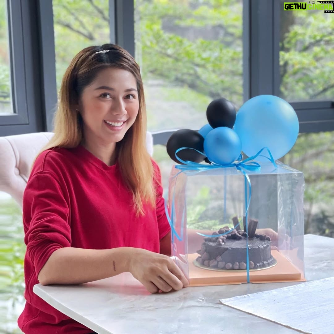Azar Azmi - 3.8K Likes - Saya ada buat cake untuk awak 😜
.
.
.
.
@snowybakeree 
@snowybyazarazmi
@azarazmicosmeticshq 

#donthatespreadlove
#kautungguakudatang
