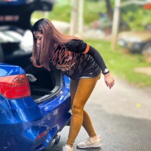 Azar Azmi Instagram - Cara dengan gaya dah macam pemain bowling negara 😂🙏🏻🤣
.
Demi negara ku gagahkan juga 😅
.
Memang sengaja bagi tunjuk sikit-sikit je rupa baju ni, nak full view at @mn13_official @mirnawannawawi
Limited edition
#kautungguakudatang
#donthatespreadlove
@snowybyazarazmi
@pristineimprint
@_snowyfamily_
@snowybakeree