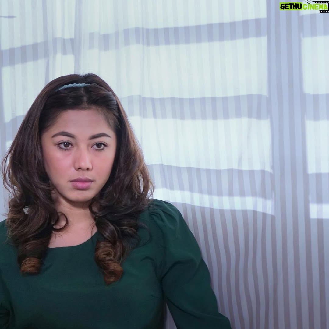 Azar Azmi - 4.7K Likes - PUAS HATI ???
DAPAT APA YANG KORANG NAK???
TEMPIAS KENA PADA SIAPA???
APA LAGI YANG KAU NAK???
Derita aku bahagia korang kan????
.
.
.
.
.
.
6petang kejap lagi
Kita tengok apa jadi dekat astro prima
.
.
.
.
#deritauntukbahagia
@snowybyazarazmi 
@pristineimprint 
@_snowyfamily_