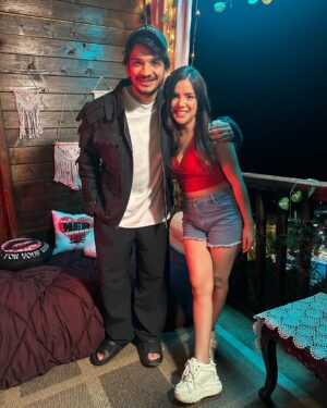 Azma Fallah Instagram - Lockupp to splitsvilla Balkra Badak🐥🐐😜🤣♥️ He is the kindest Sweetest Soul as always♥️ @munawar.faruqui #mtvsplitsvilla