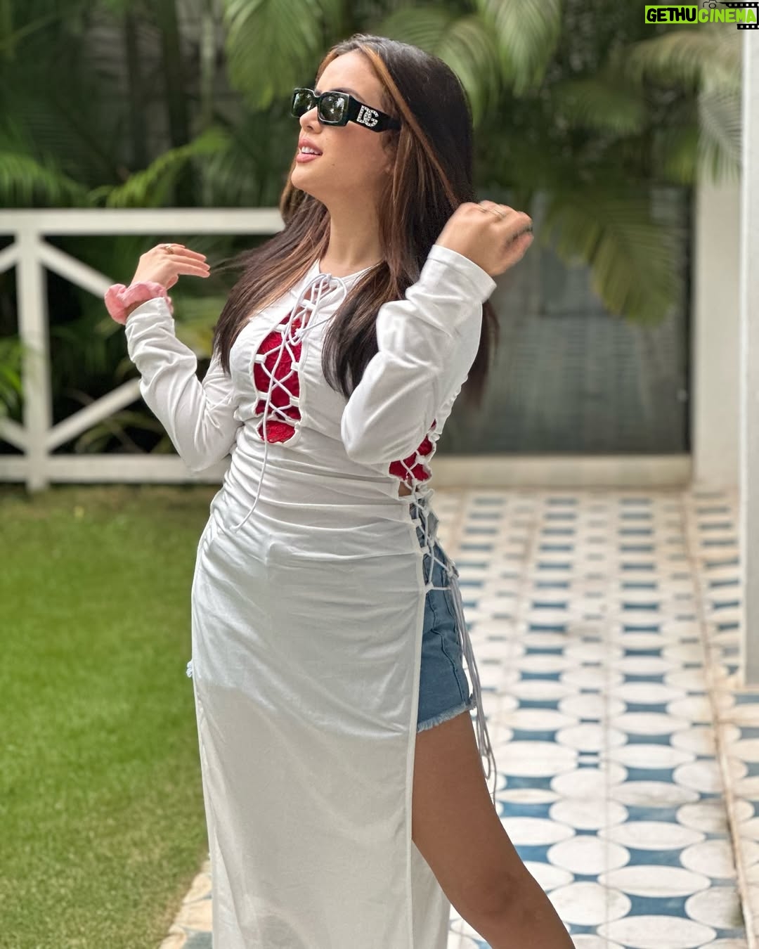 Azma Fallah - 45.8K Likes - 10 Rupee Ki Pepsi, Azma Hogayi Sexy 🧨
