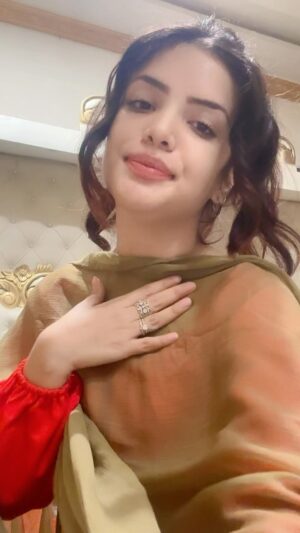 Azma Fallah Instagram - Do naaaa……….Eidi in Advance♥️