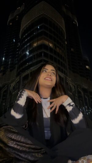 Azma Fallah Instagram - India mein nahi milta hai isliye Dubai Gayi😤♥️🤣