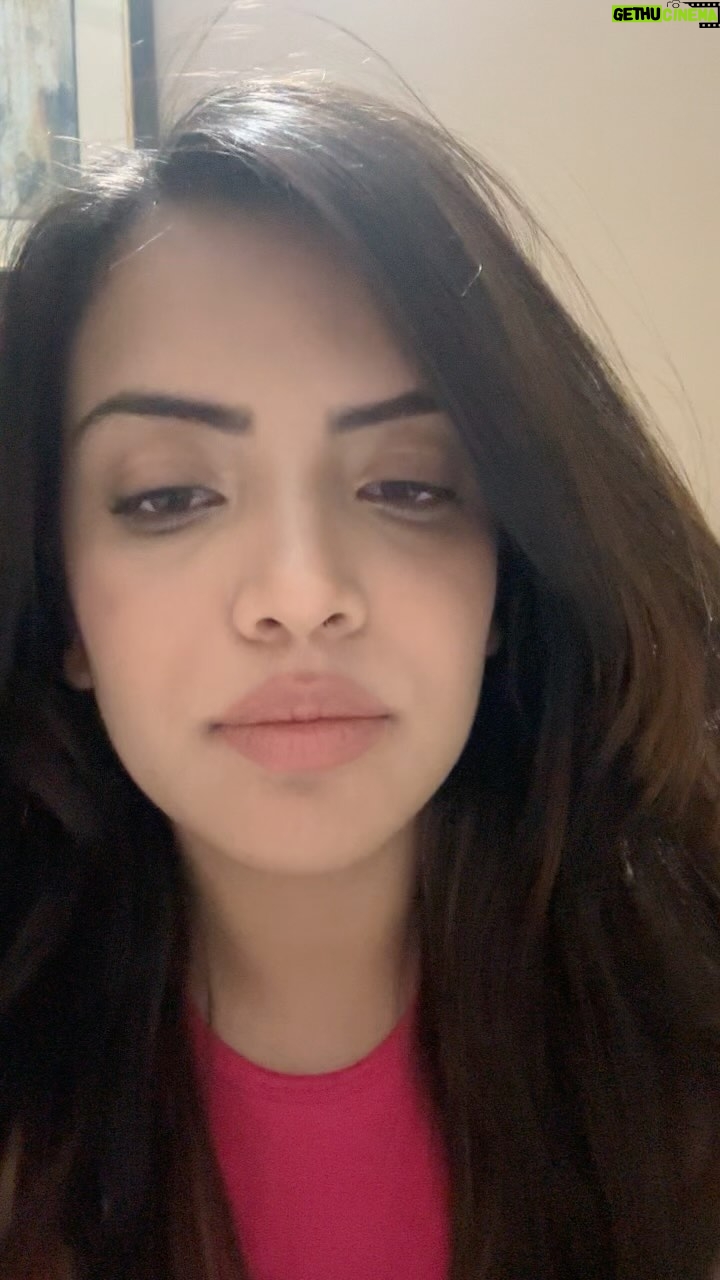 Azma Fallah - 107K Likes - Dikhao na 🤑